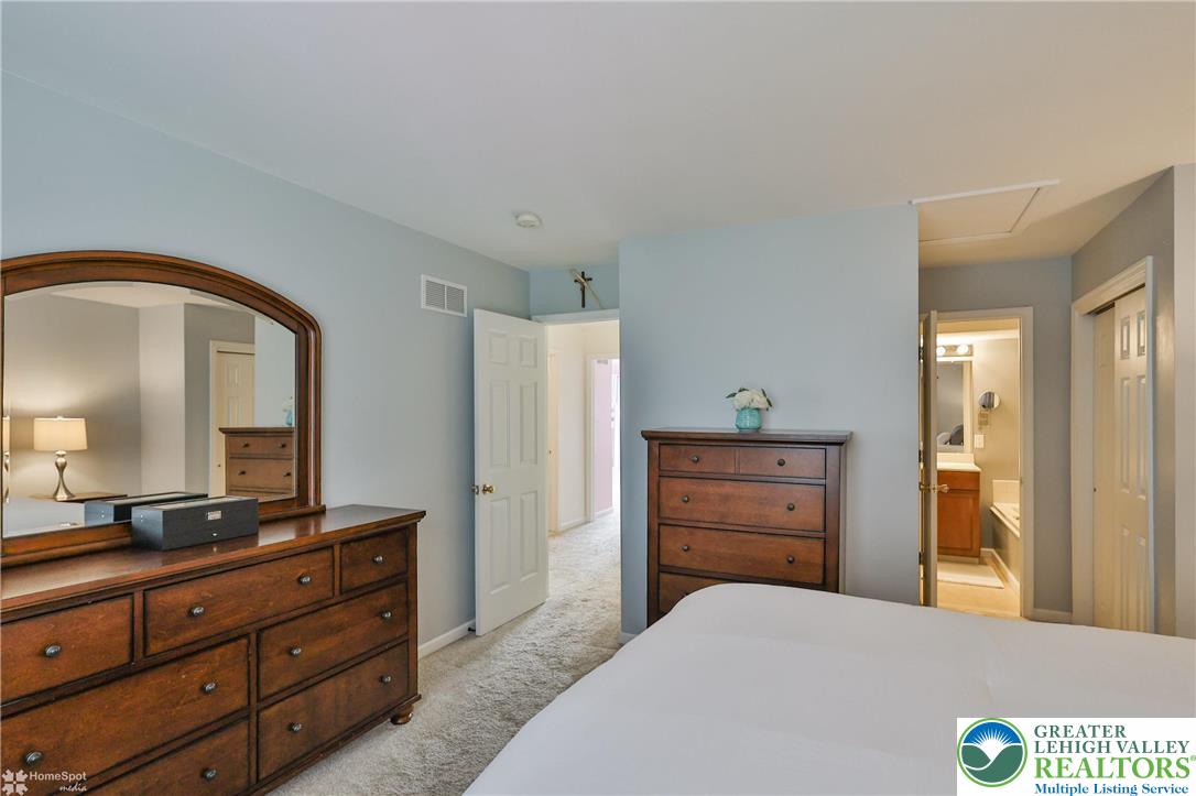 5502 Tanglewood Lane