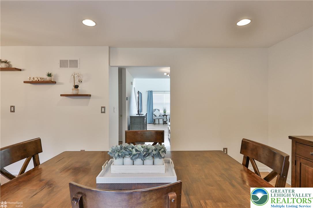 5502 Tanglewood Lane