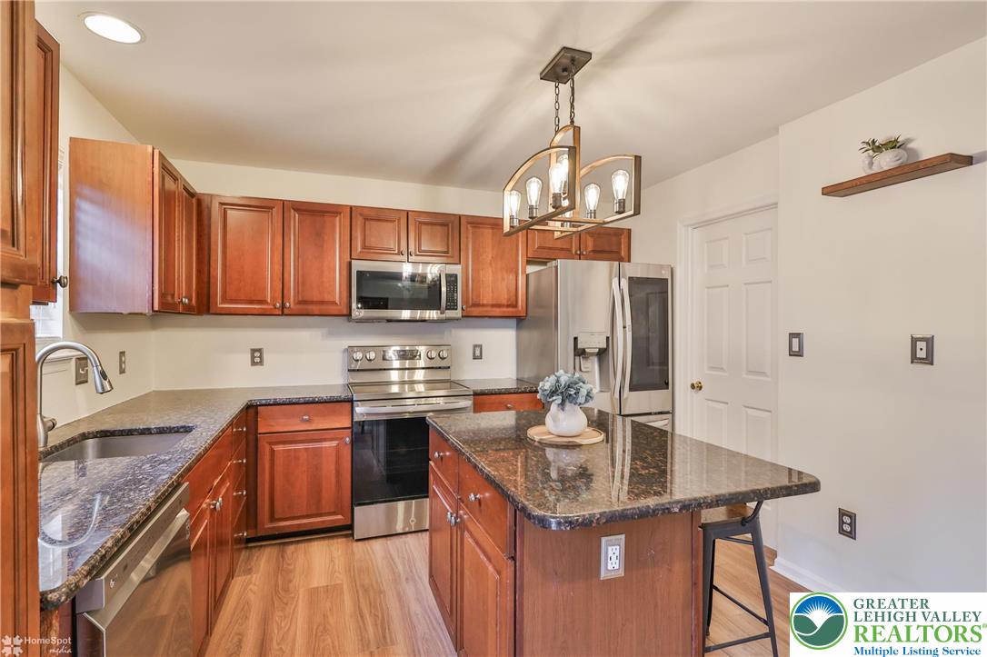 5502 Tanglewood Lane