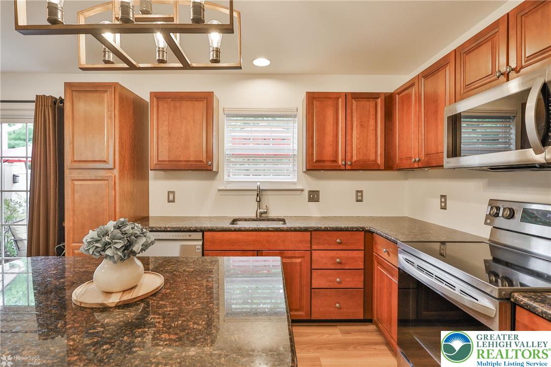 5502 Tanglewood Lane