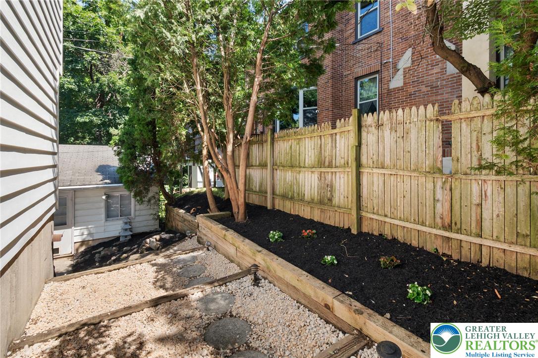 2133 West Gordon Street