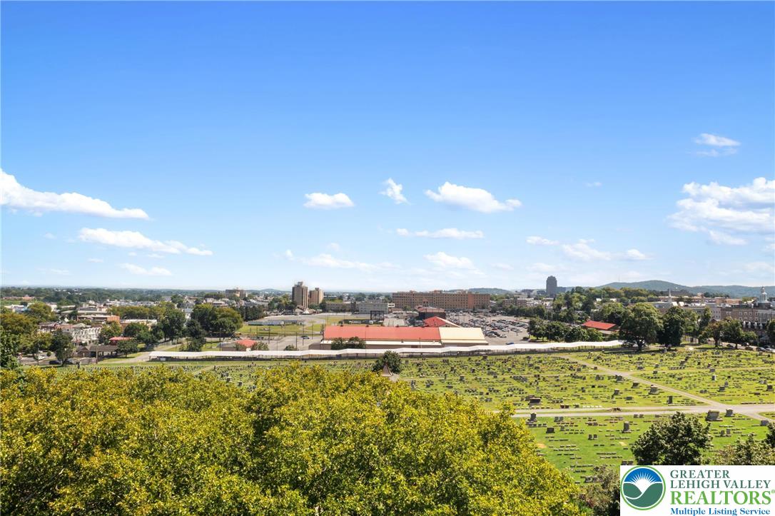 2133 West Gordon Street