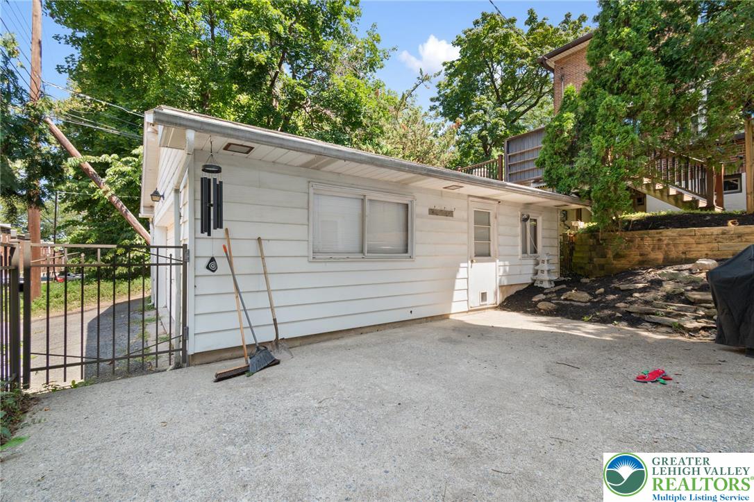 2133 West Gordon Street