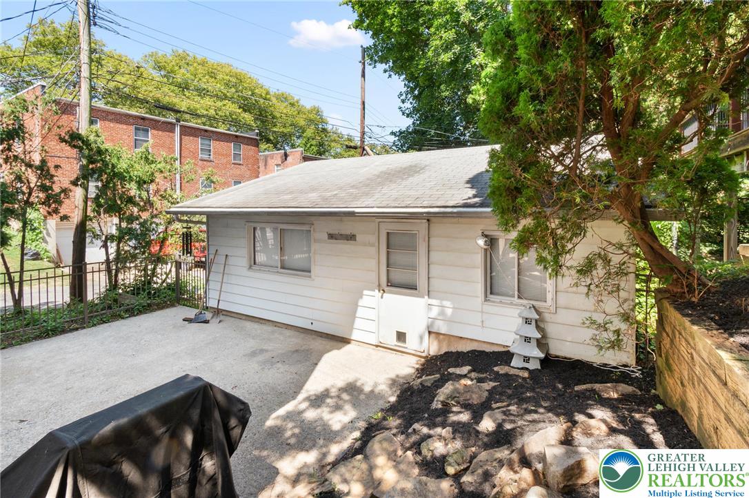 2133 West Gordon Street