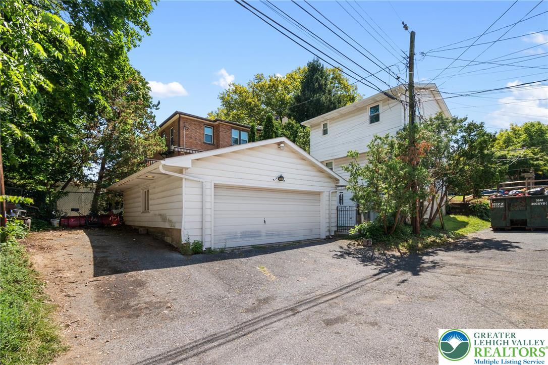 2133 West Gordon Street