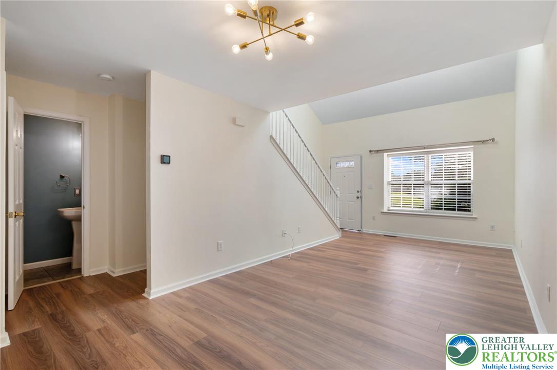 5502 Tanglewood Lane