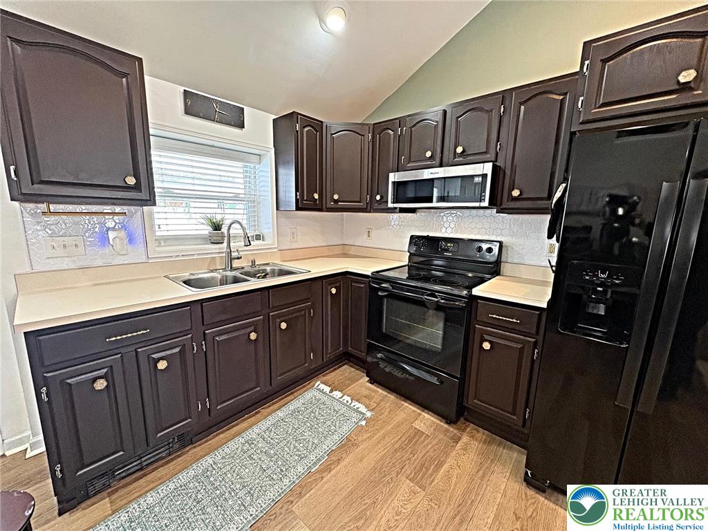 3752 Redbud Drive
