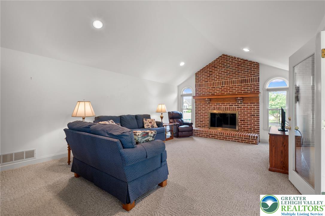 2011 Wooded Ridge Circle