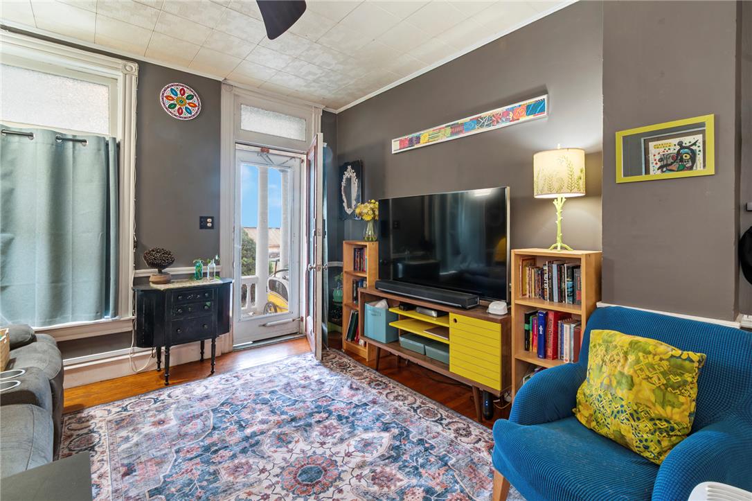327 West Walnut Street