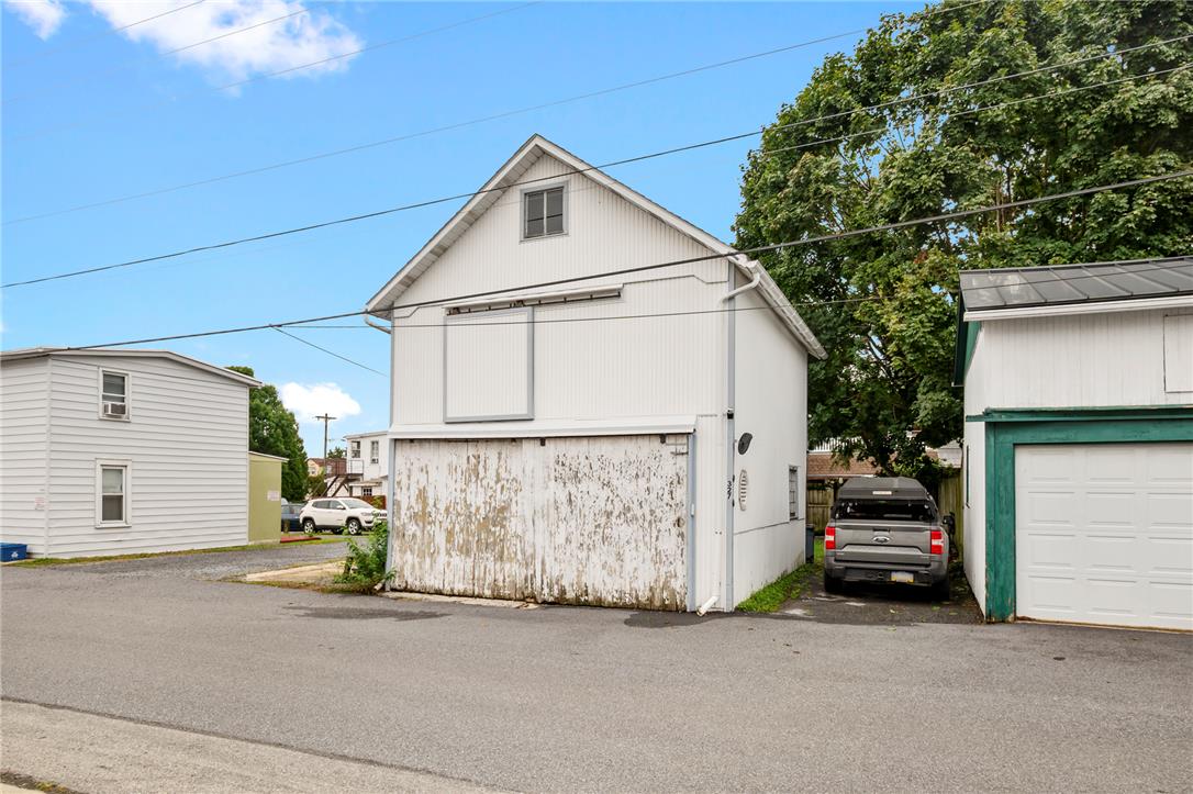 327 West Walnut Street