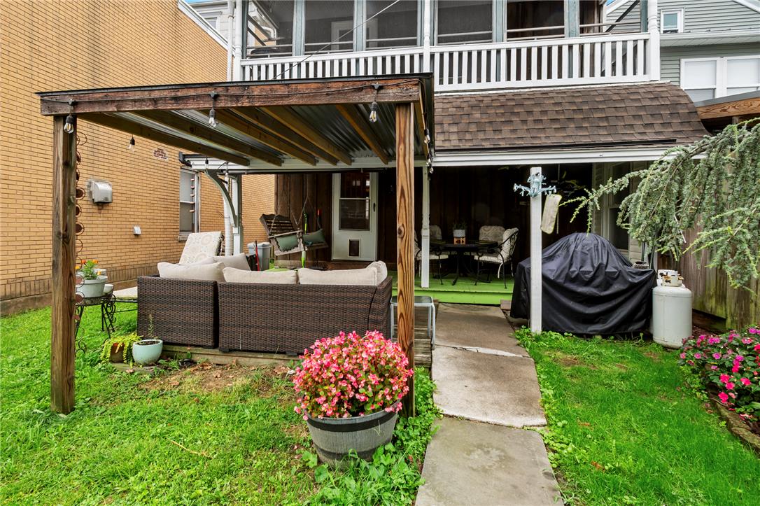 327 West Walnut Street