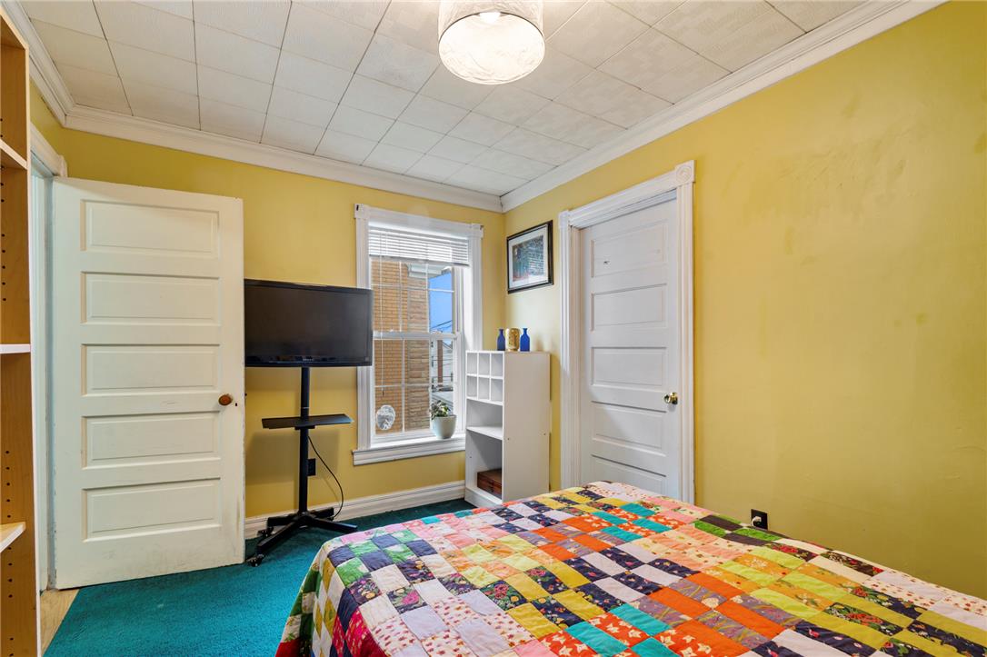 327 West Walnut Street