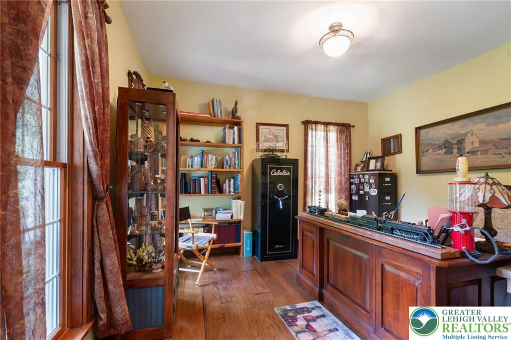 1222 Spring Road