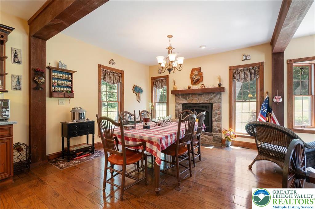 1222 Spring Road