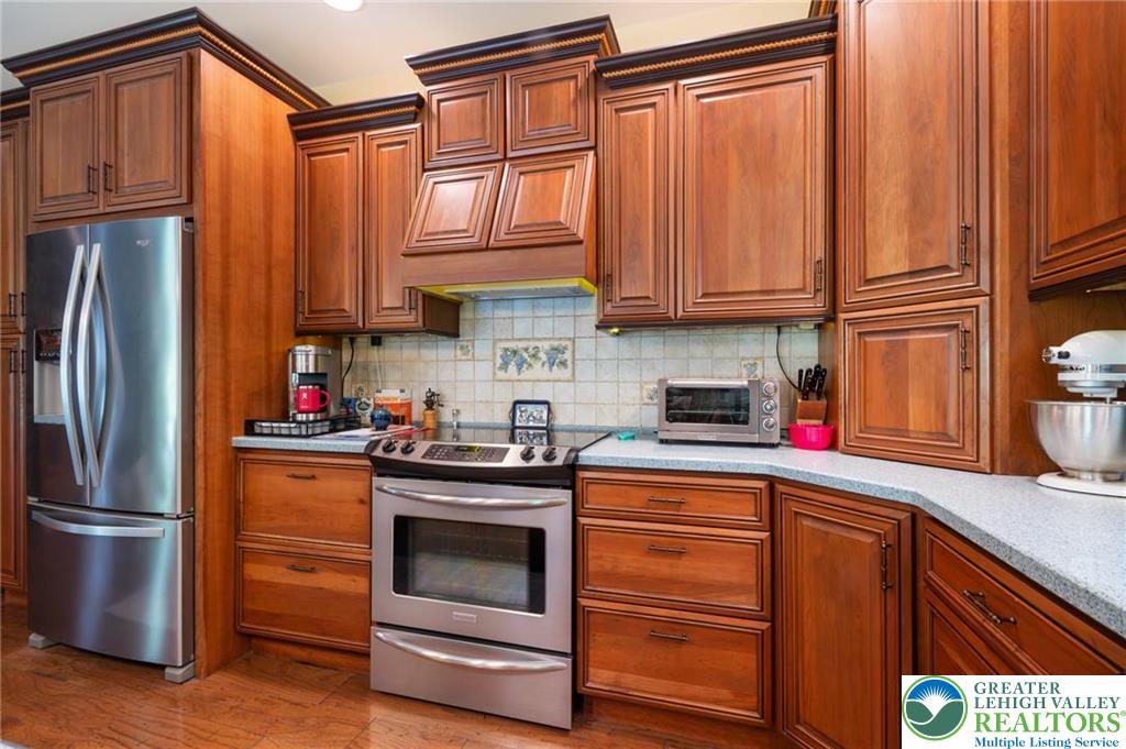 1222 Spring Road