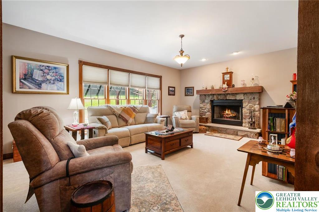 1222 Spring Road