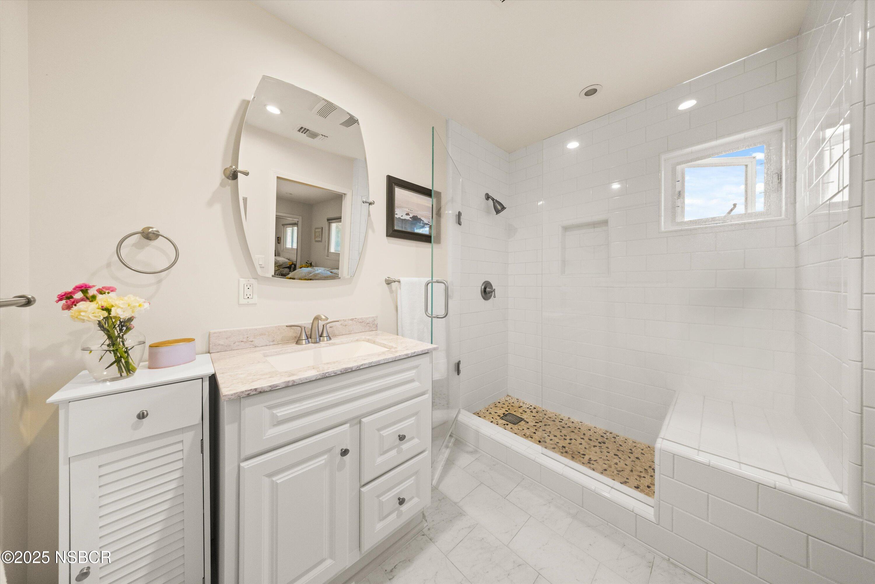 355 Glennora Way