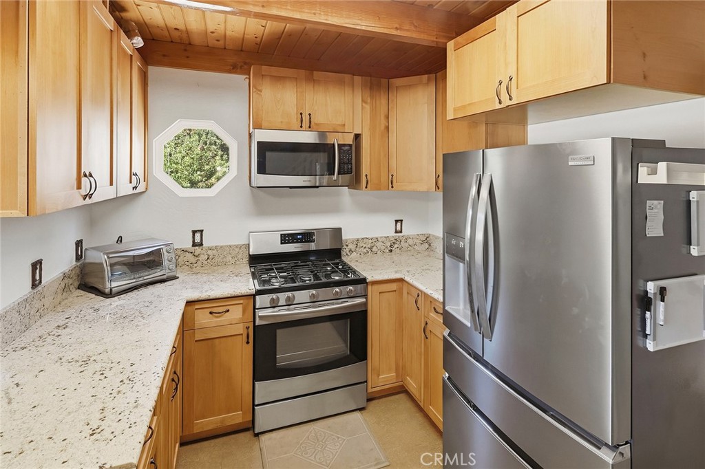 39196 Seminole Drive