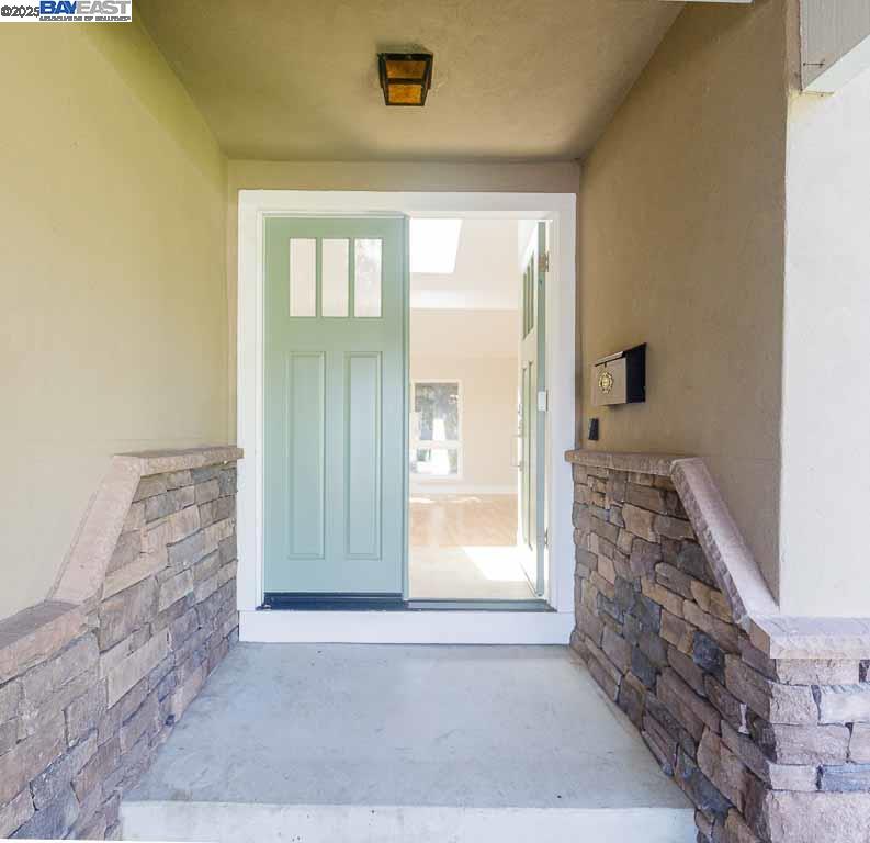 7897 Meadowbrook Court