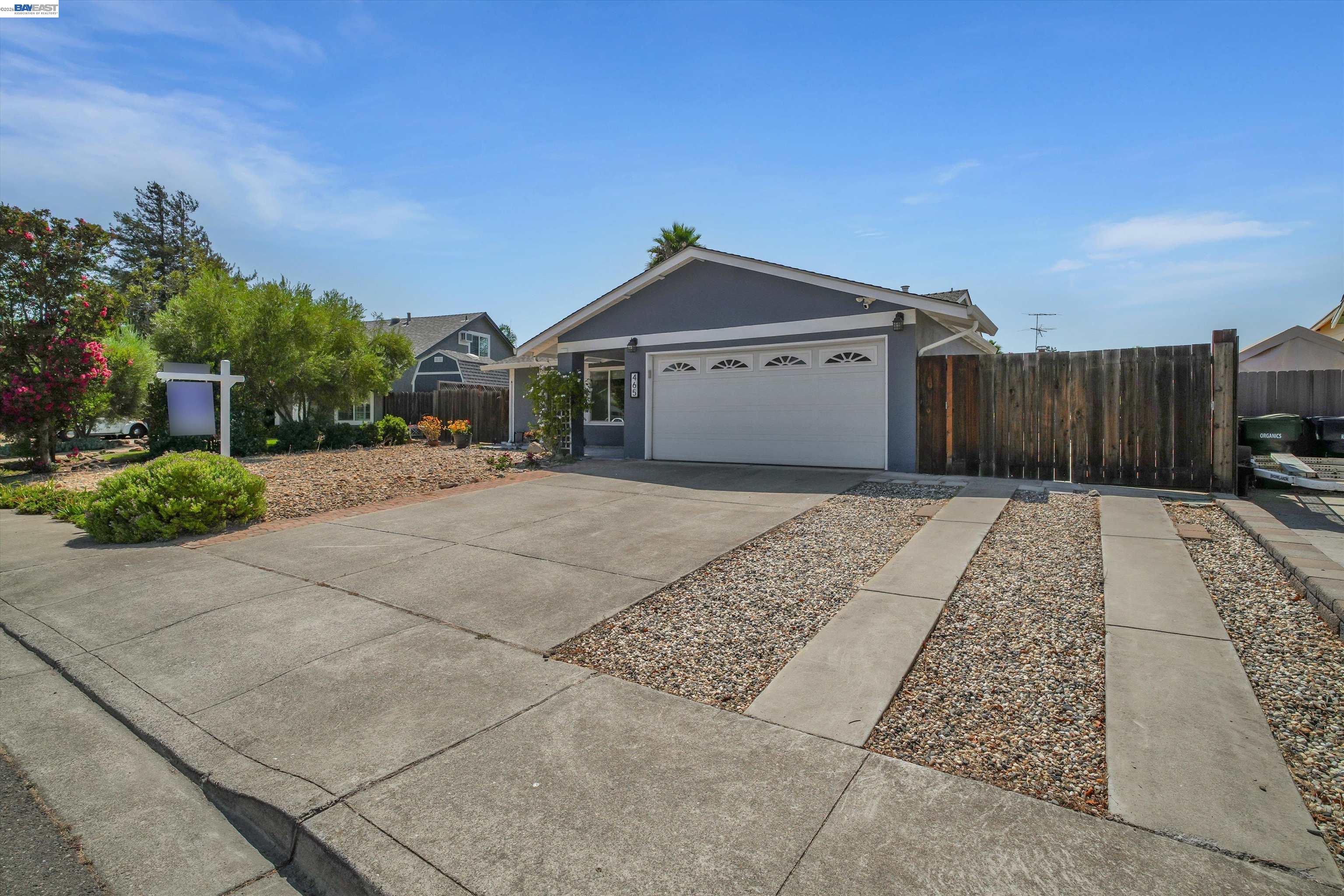 465 Swan Dr