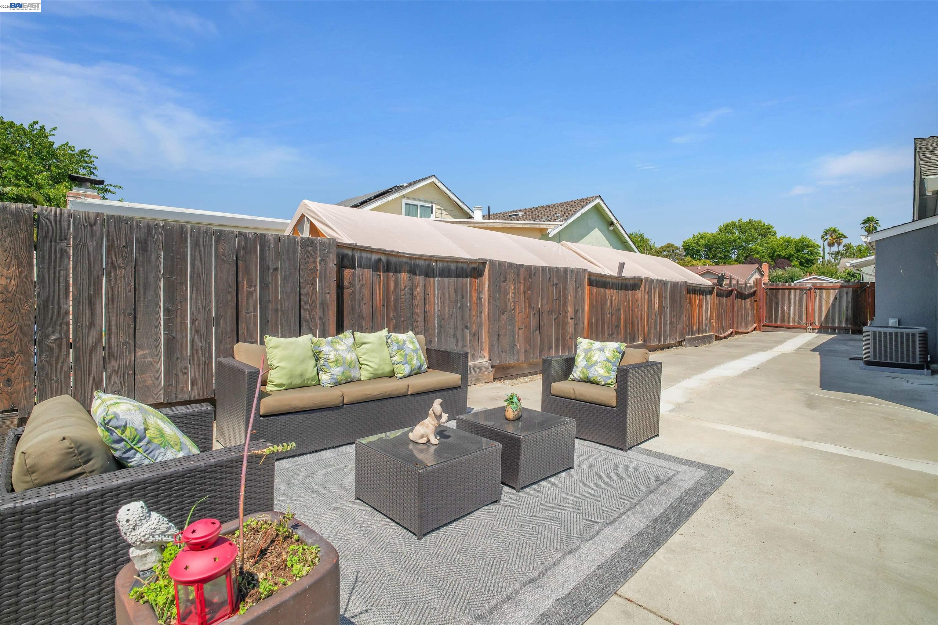 465 Swan Dr