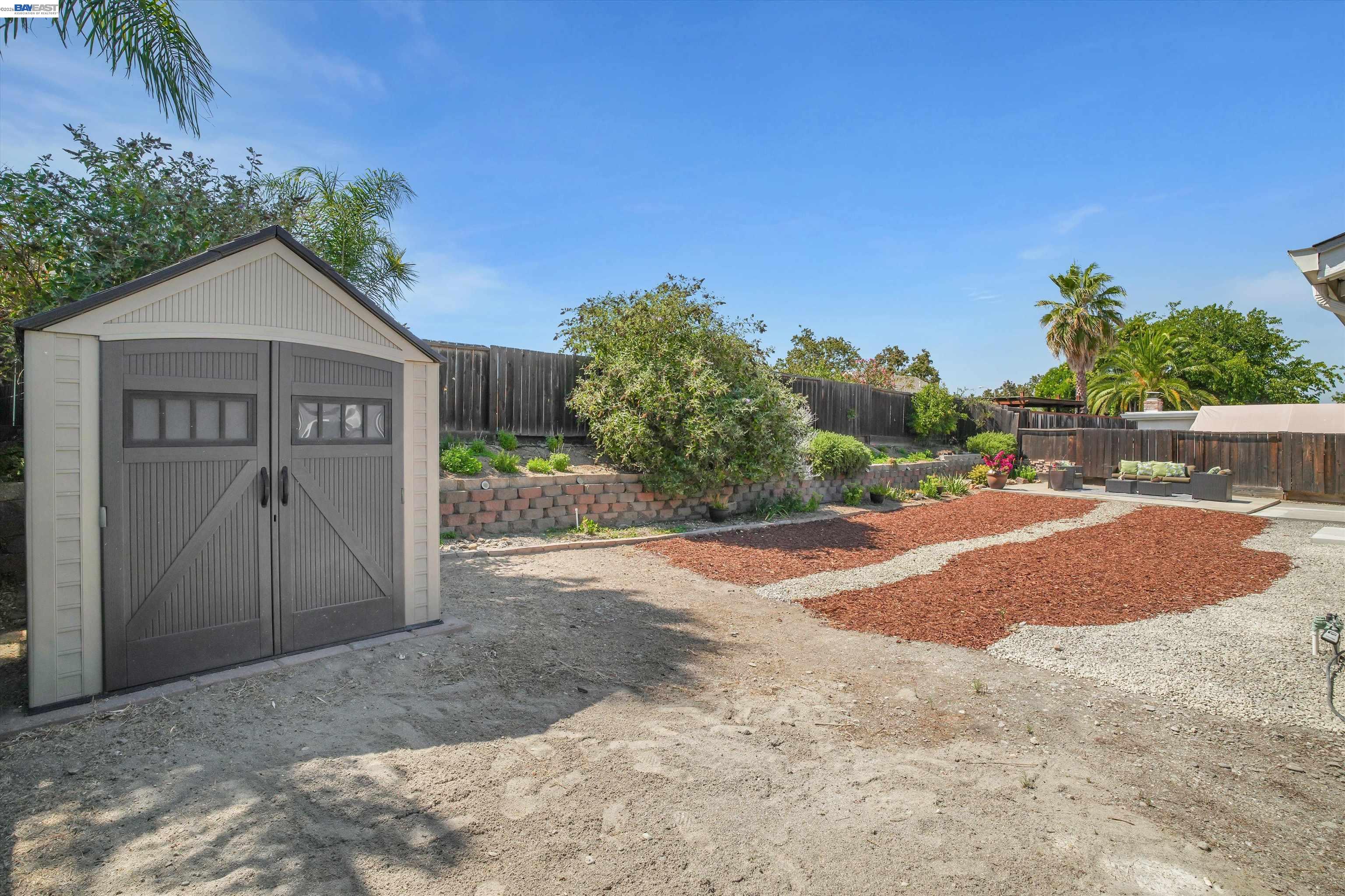 465 Swan Dr