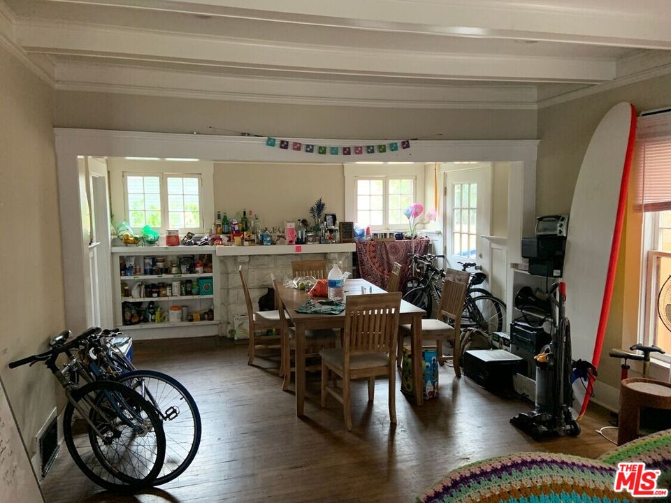 1460 W 28th St