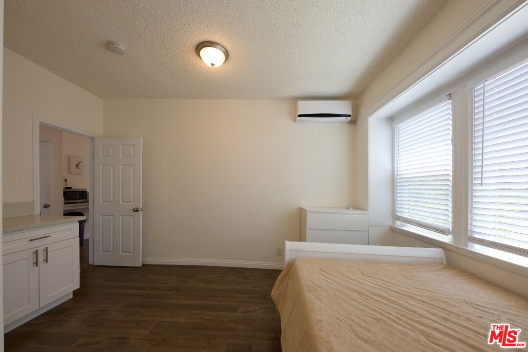 1475 W 28th St