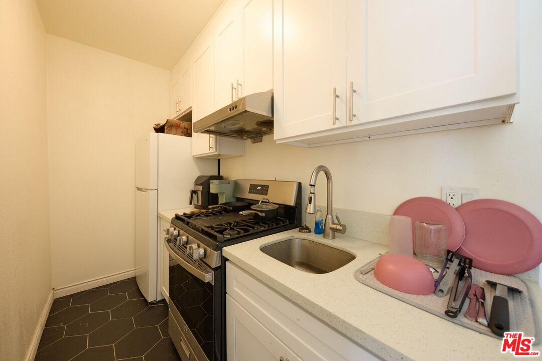 1475 W 28th St