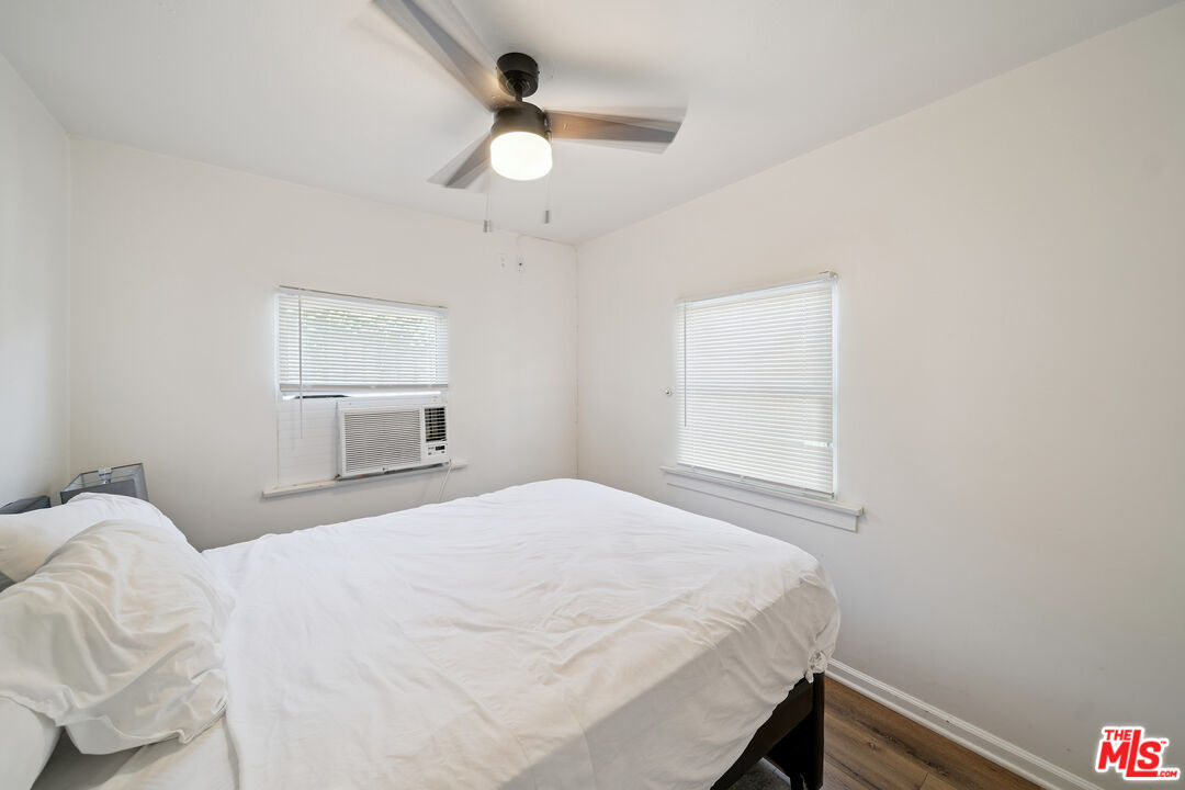 1163 W 38th St