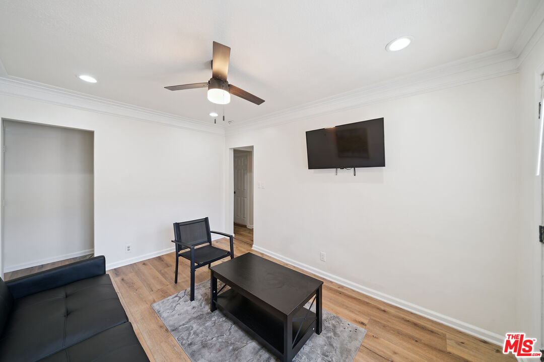 1163 W 38th St