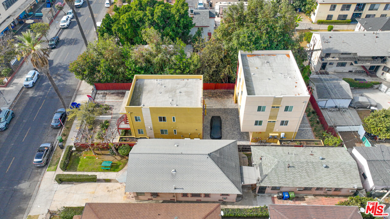 1259 W 36th Pl