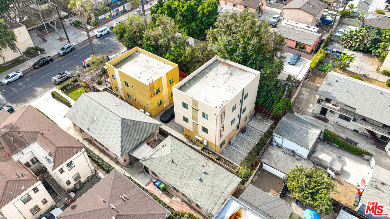 1259 W 36th Pl