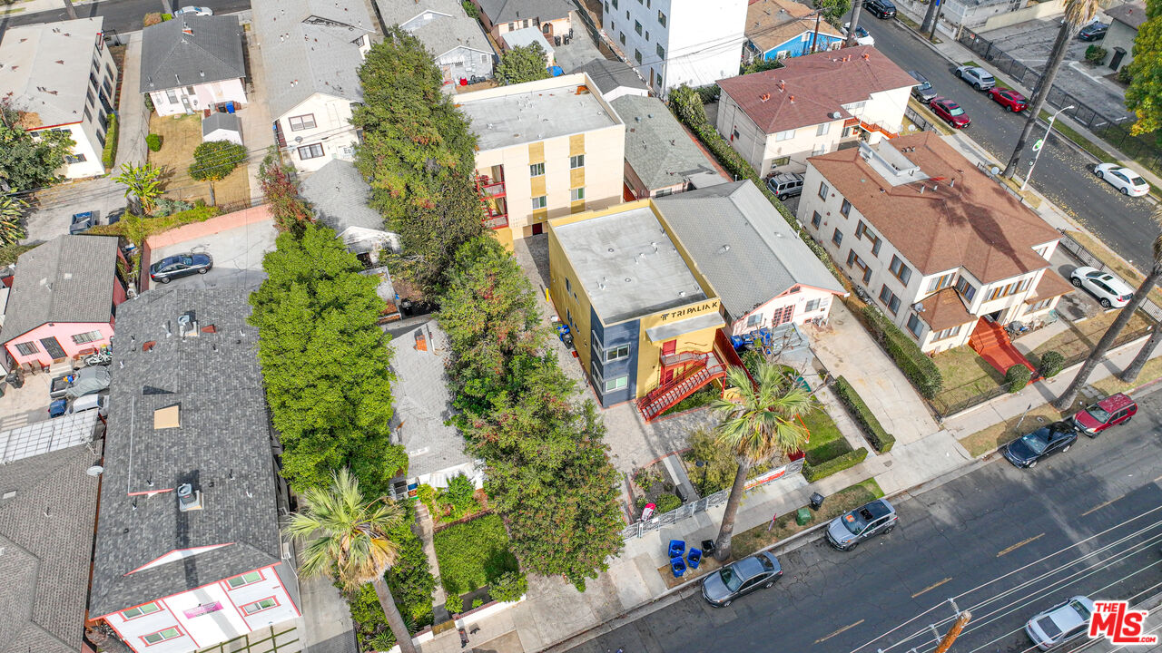 1259 W 36th Pl