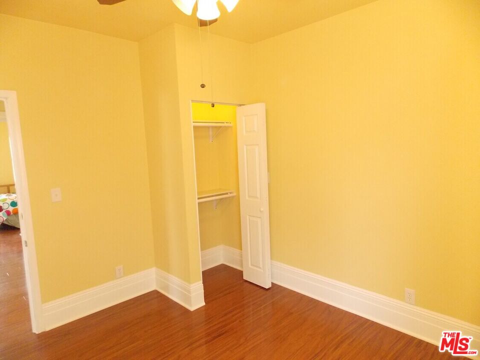 1449 W 28th St