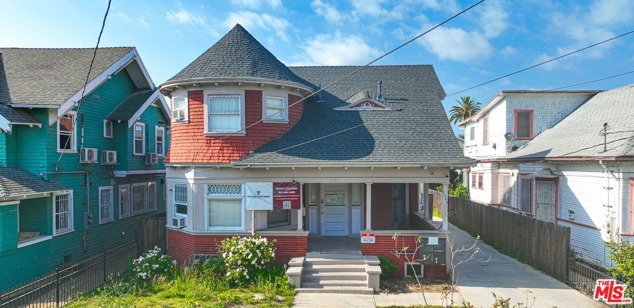 1449 W 28th St