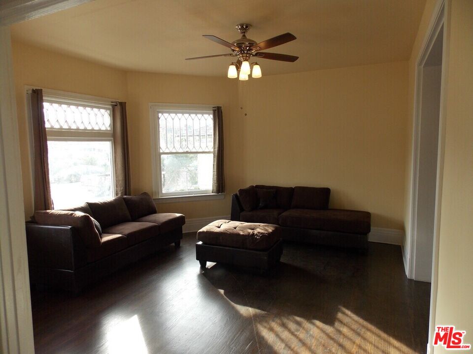 1449 W 28th St