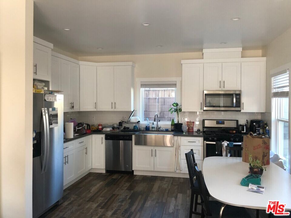 1449 W 28th St