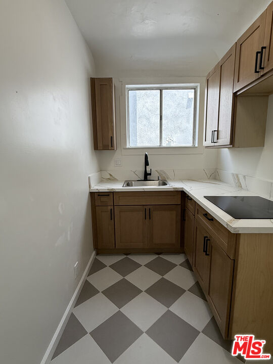44 Rose Ave
