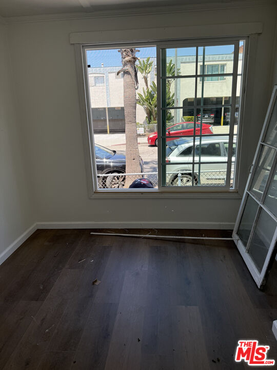 44 Rose Ave
