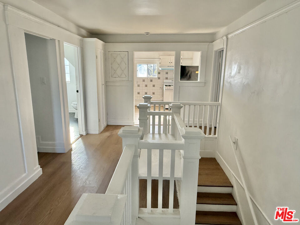 1454 W 28th St
