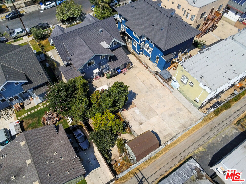 1454 W 28th St