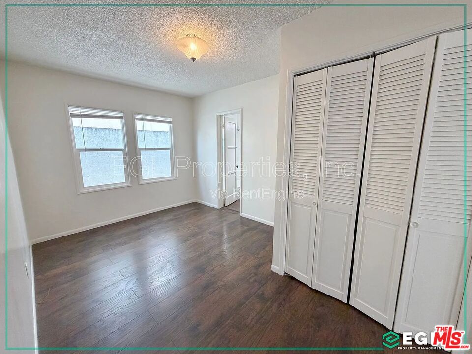315 W Queen St