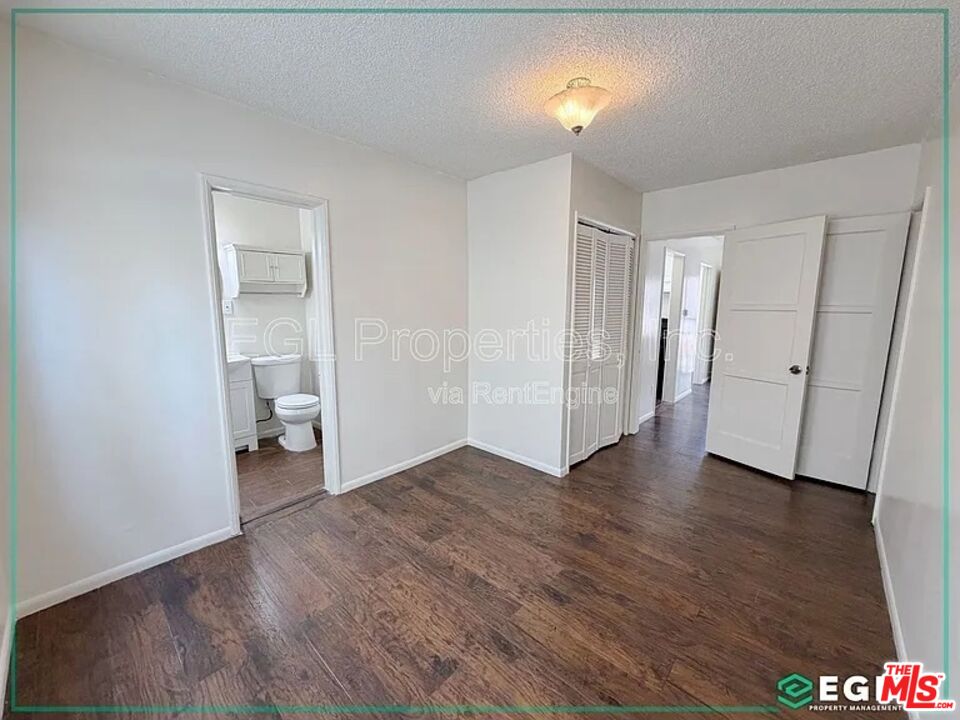 315 W Queen St