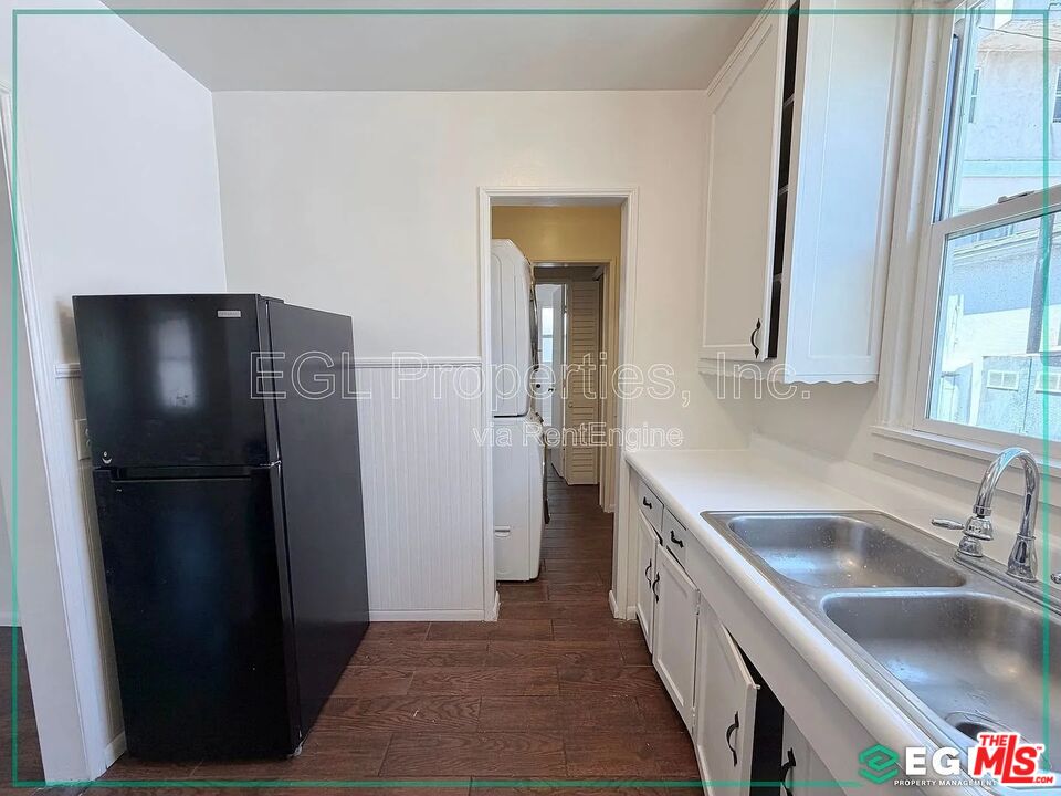 315 W Queen St