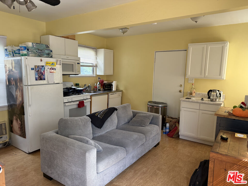 1283 W 36th St