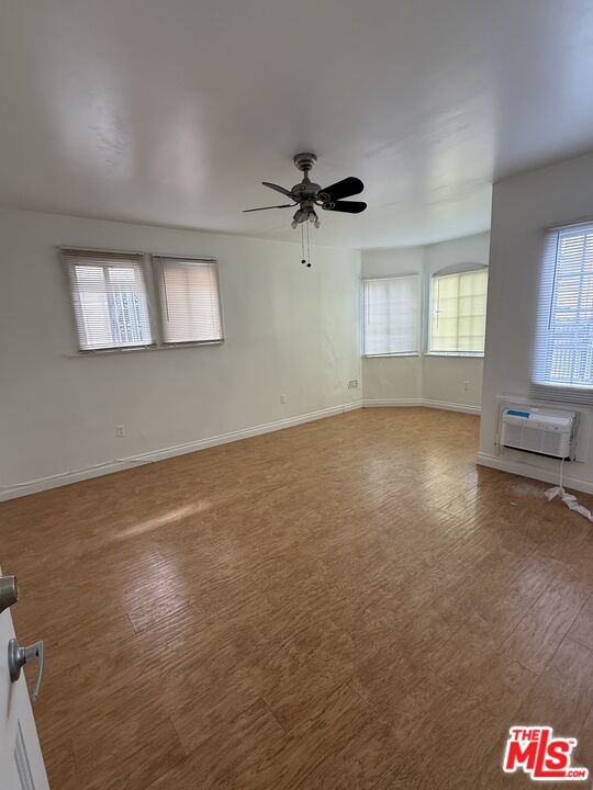 1283 W 36th St