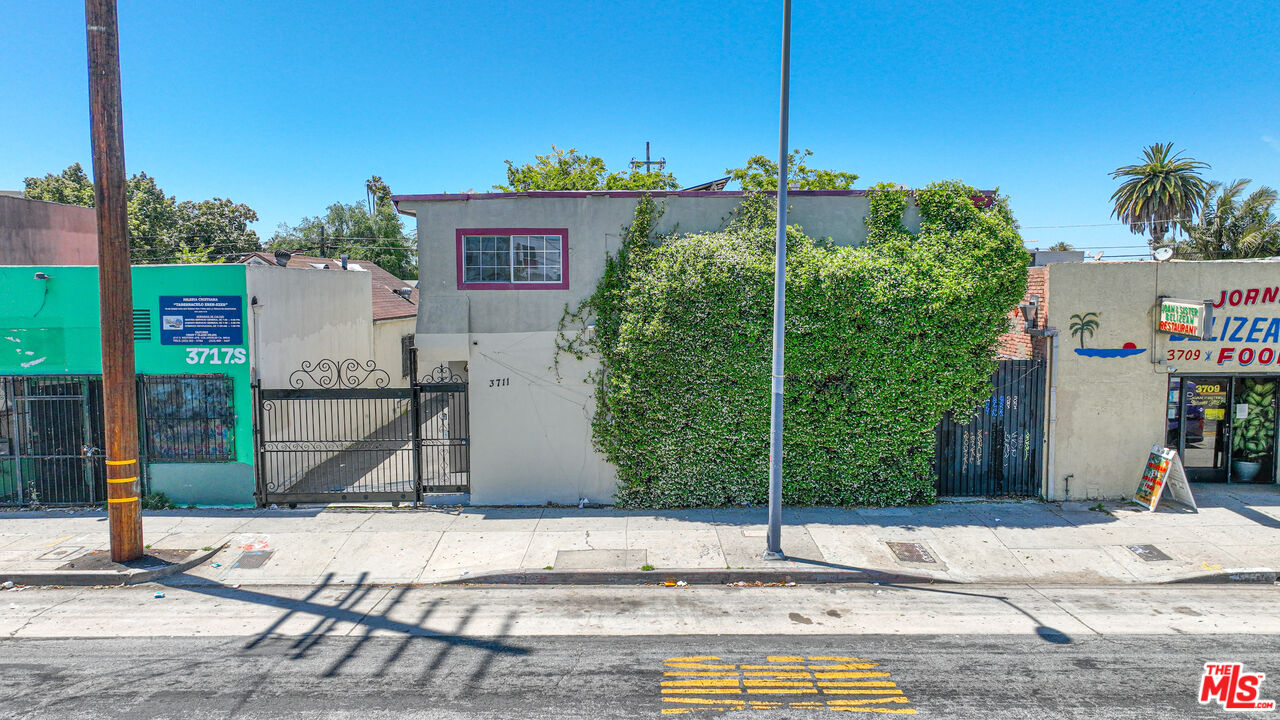3711 S Western Ave