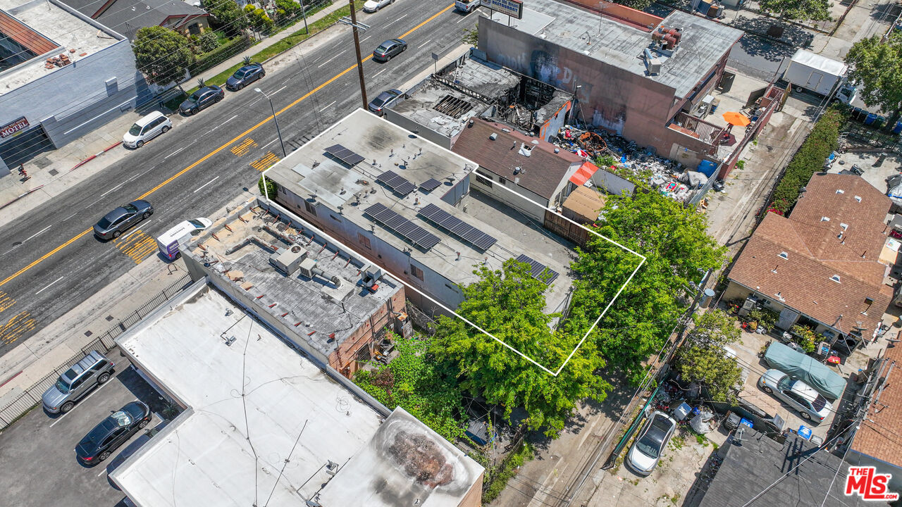 3711 S Western Ave