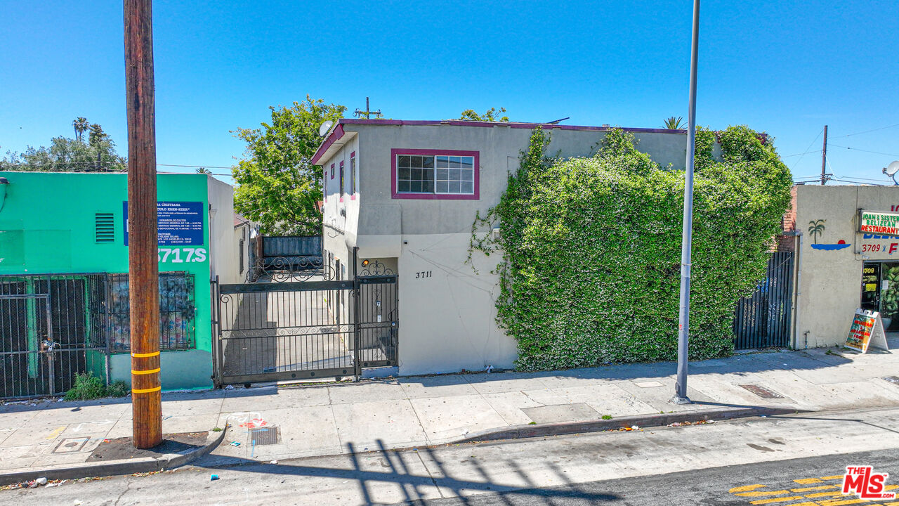 3711 S Western Ave